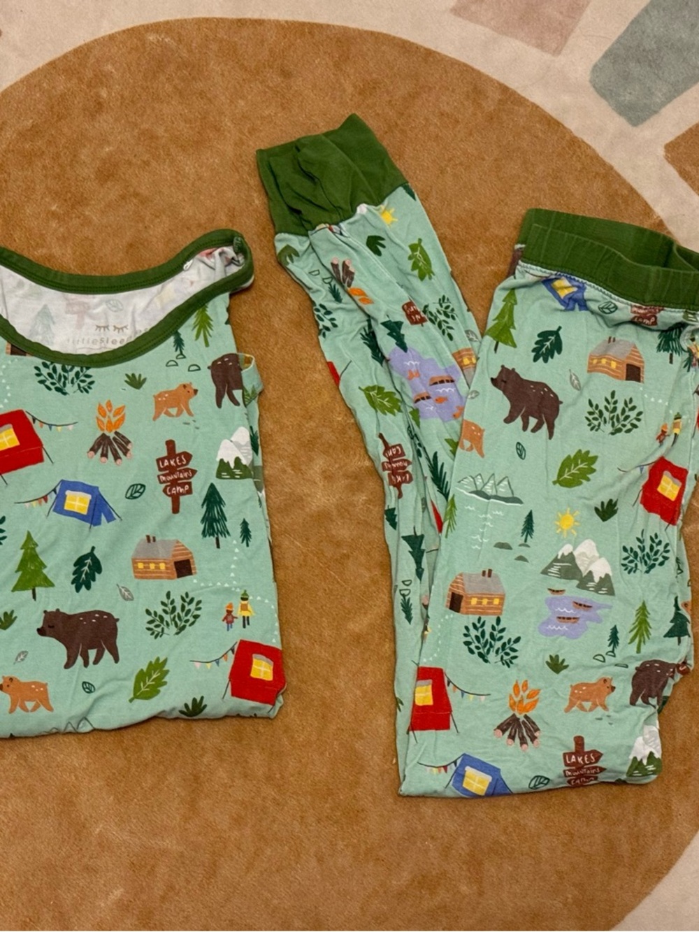 💖3 for $25 bundle💖 Little Sleepies Green Camp Print Pajama Set